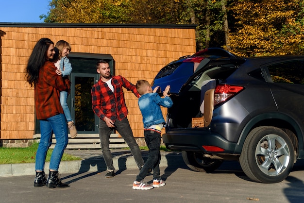 How to Claim the 2025 Electric Vehicle Tax Credit: A Complete Guide