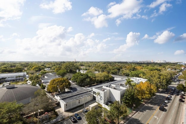 Invest in Real Estate Without Property: REITs for Beginners
